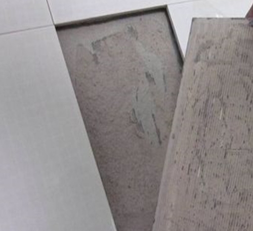 延川瓷砖空鼓维修公司分享瓷砖铺贴时如果打浆（即涂抹在瓷砖背面和基层上的砂浆或瓷砖胶）过少，会带来以下问题